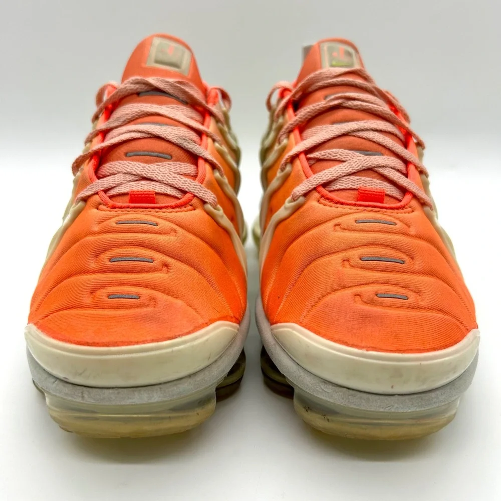 Nike Air VaporMax Plus Running Shoes Orange Neon Women US 7.5‎ AO4550-003
